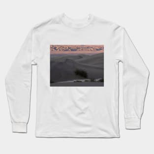 The Setting Sun on the Dunes in Death Valley National Park Long Sleeve T-Shirt